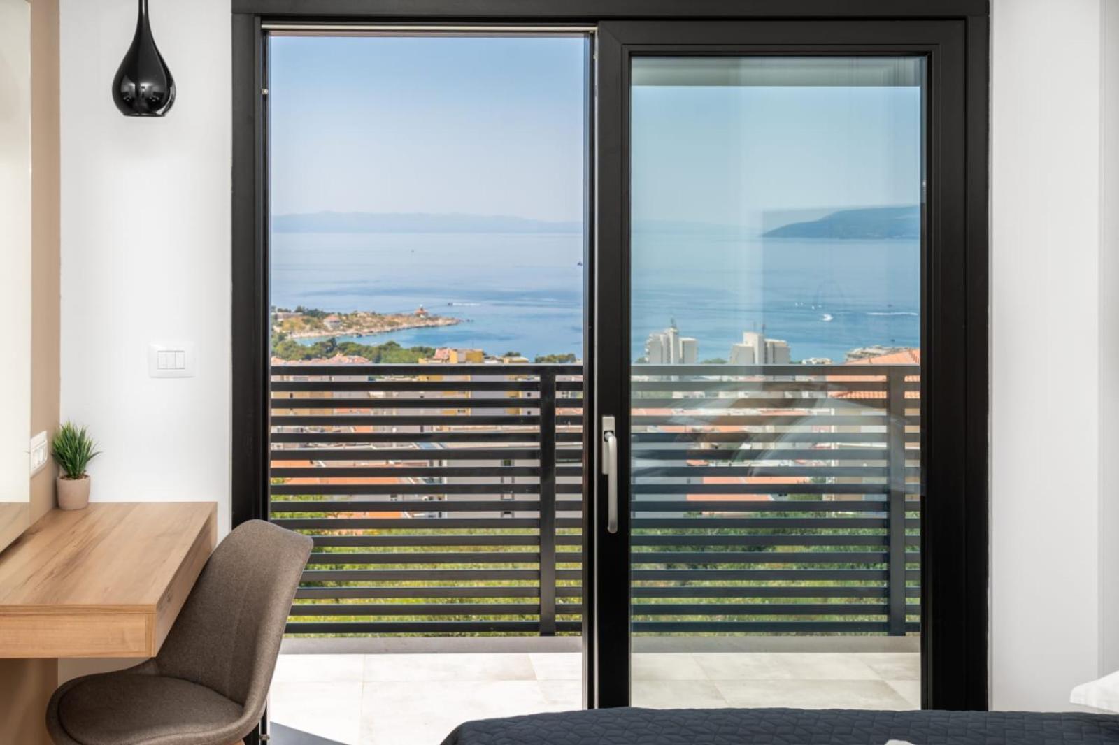 Andro Ii * Makarska