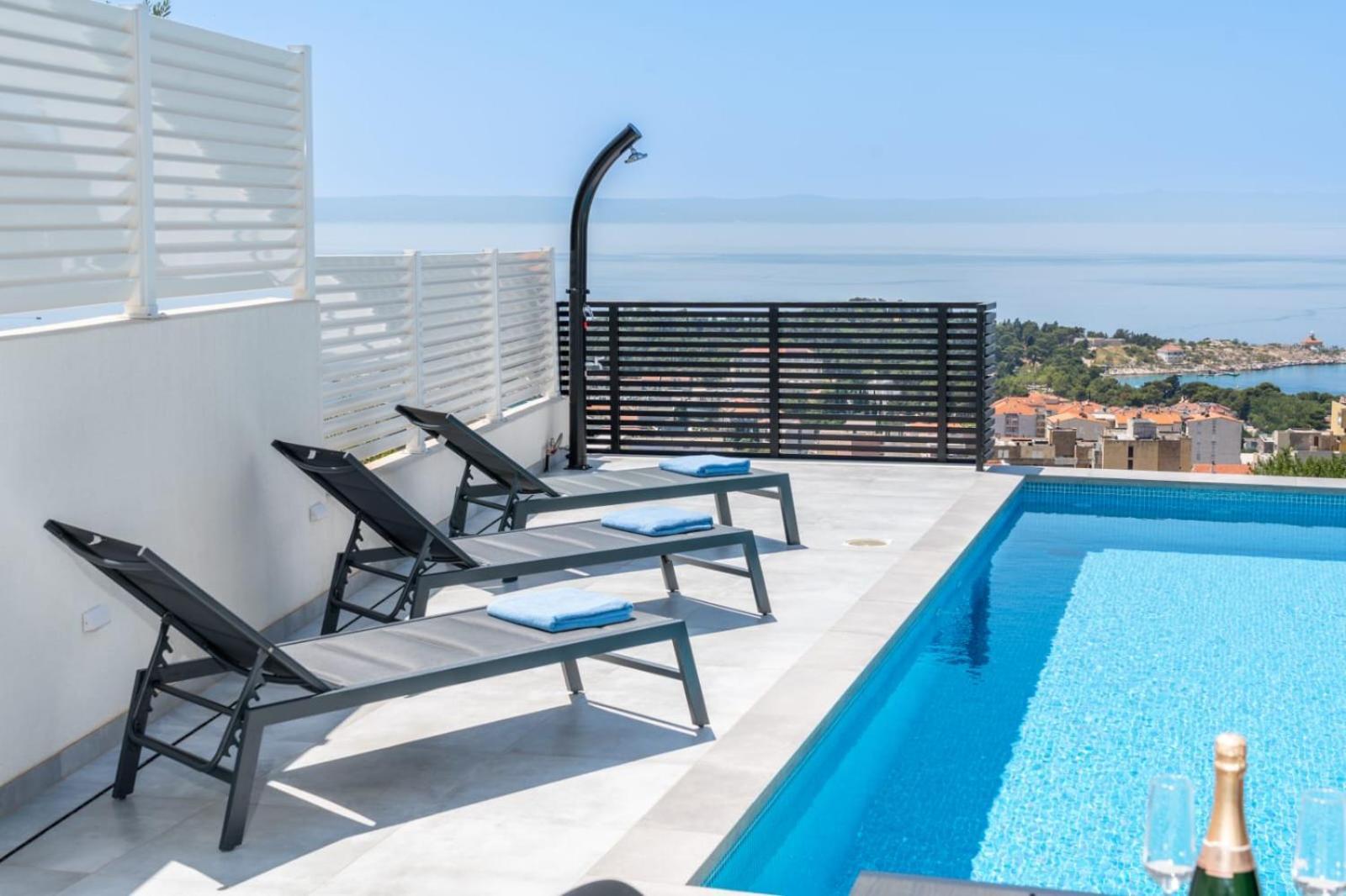 Andro Ii * Makarska