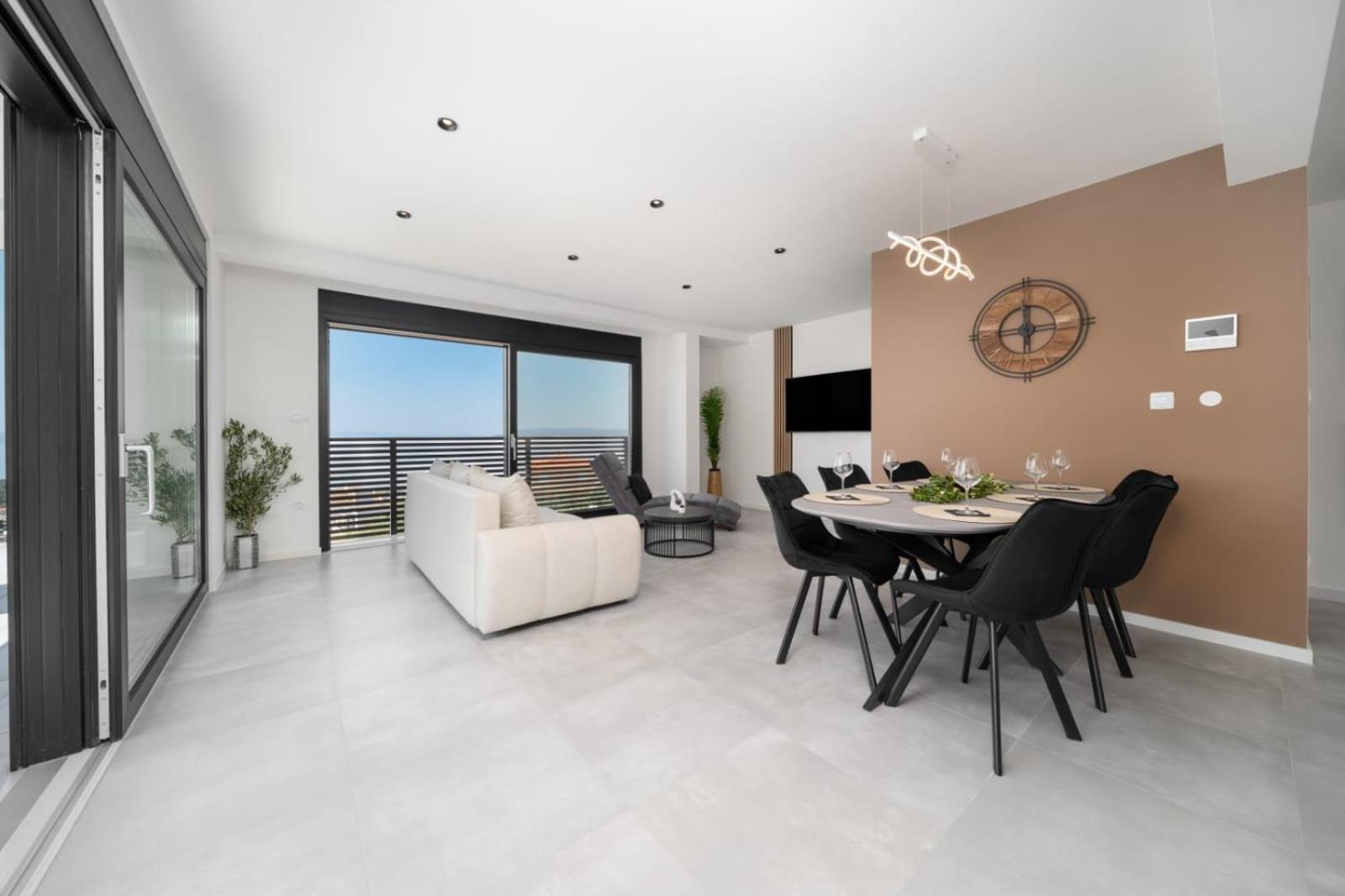 Andro Ii * Makarska